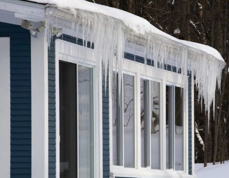 How to Protect Your Gutters from Ice This Winter Thumbnail